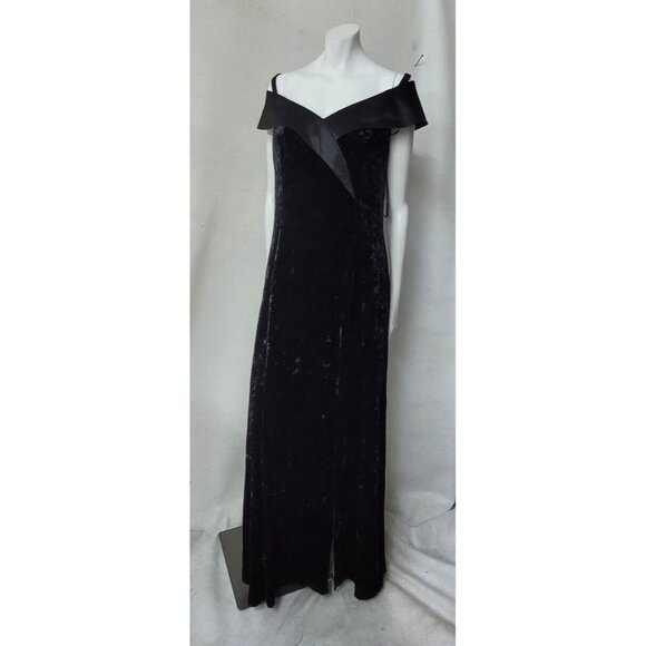 Cachet Dresses & Skirts - Cachet Dress Womens 14 Black‎ Stretch Velvet Off Shoulder Front Slit Formal Gown